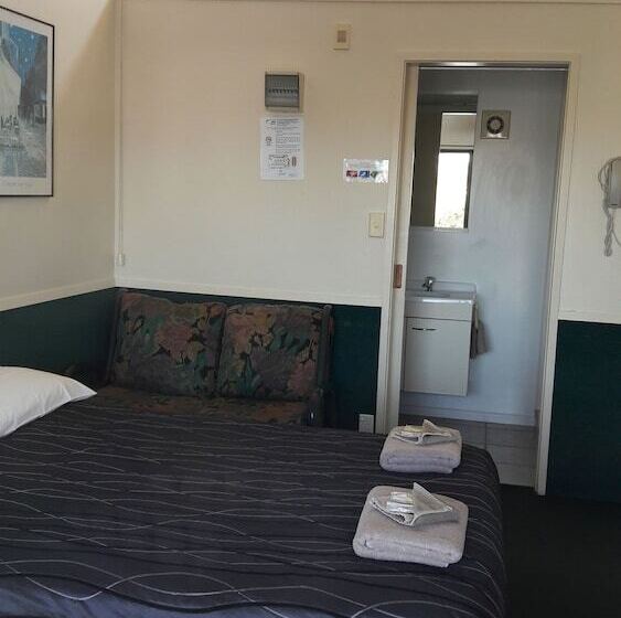 Auckland North Shore Motels & Holiday Park