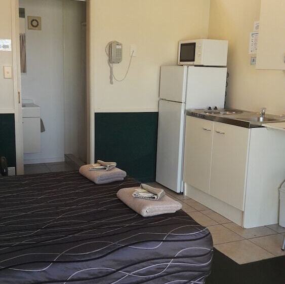 Auckland North Shore Motels & Holiday Park