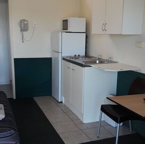 Auckland North Shore Motels & Holiday Park