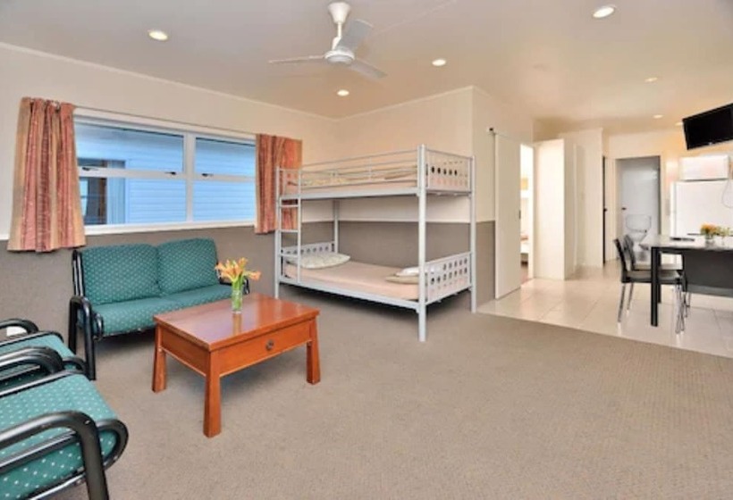 Auckland North Shore Motels & Holiday Park