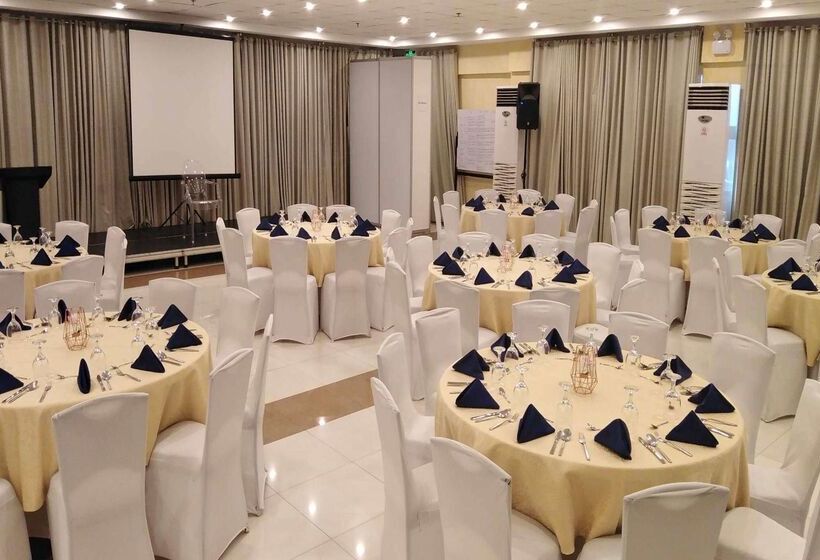 Days Hotel By Wyndham Iloilo