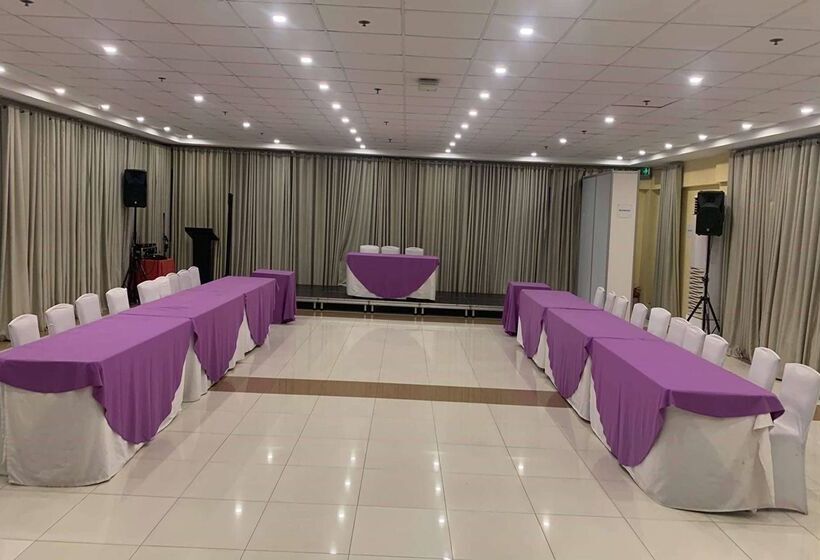 Days Hotel By Wyndham Iloilo