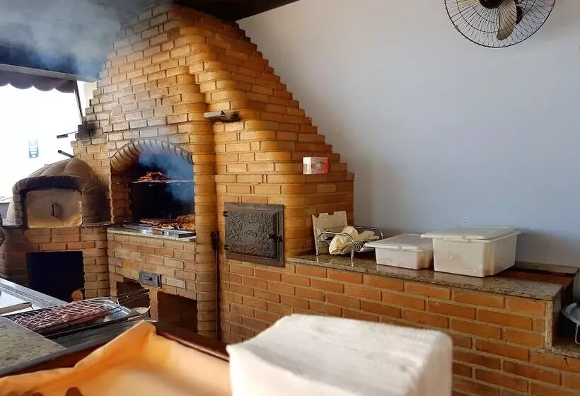 בית מלון כפרי Akropolis