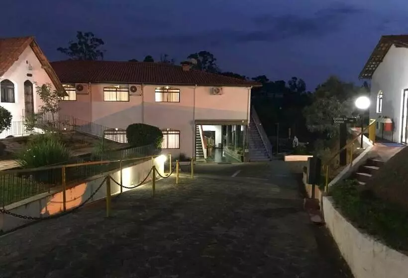 בית מלון כפרי Akropolis