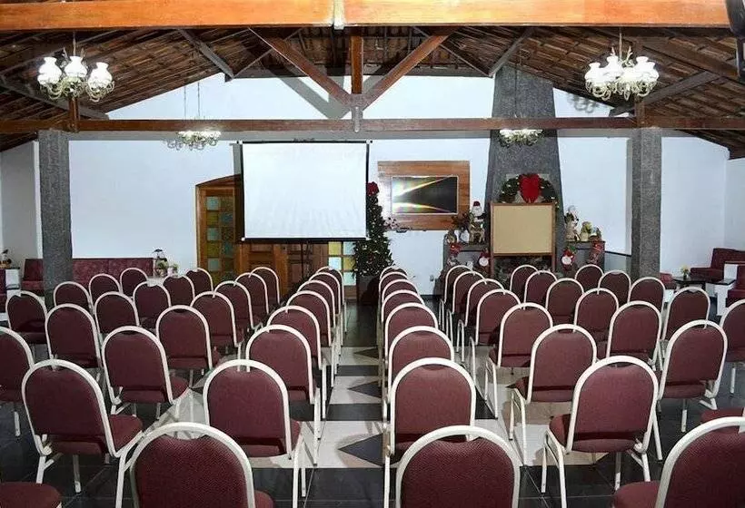 בית מלון כפרי Akropolis