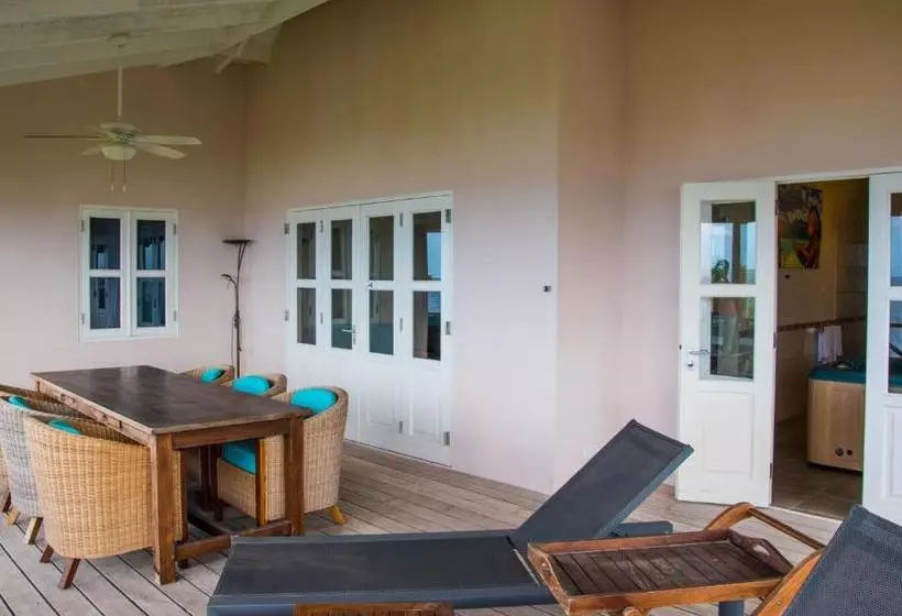 هتل Bonaire Luxury Suites By Vrhost