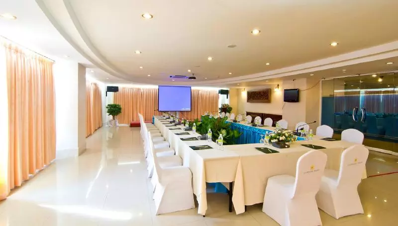 Отель Champasak Grand