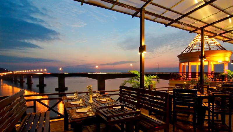 فندق Champasak Grand