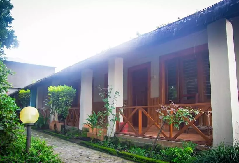 هتل Chitwan Forest Resort , Chitwan National Park