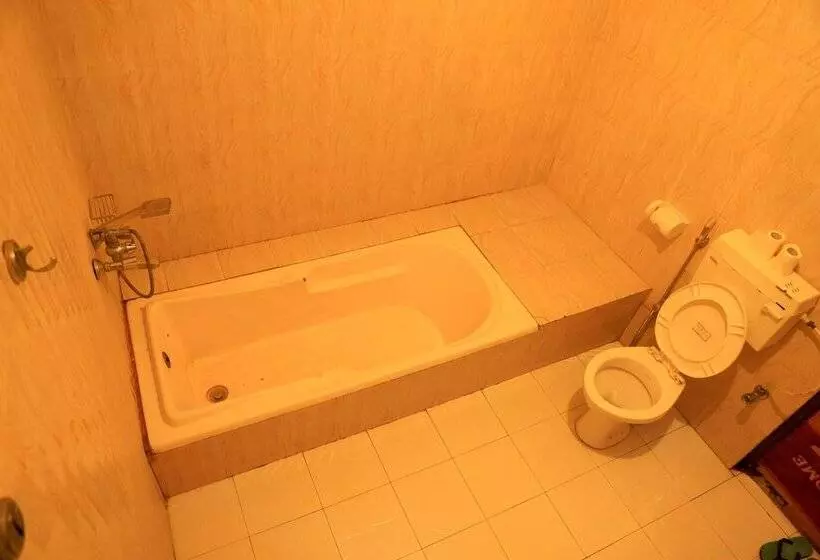 هتل Chitwan Forest Resort , Chitwan National Park