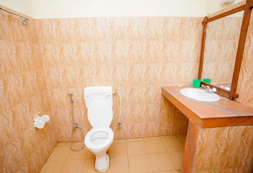 هتل Chitwan Forest Resort , Chitwan National Park