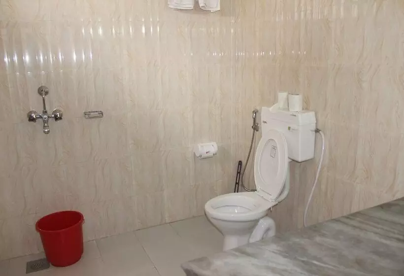 هتل Chitwan Forest Resort , Chitwan National Park