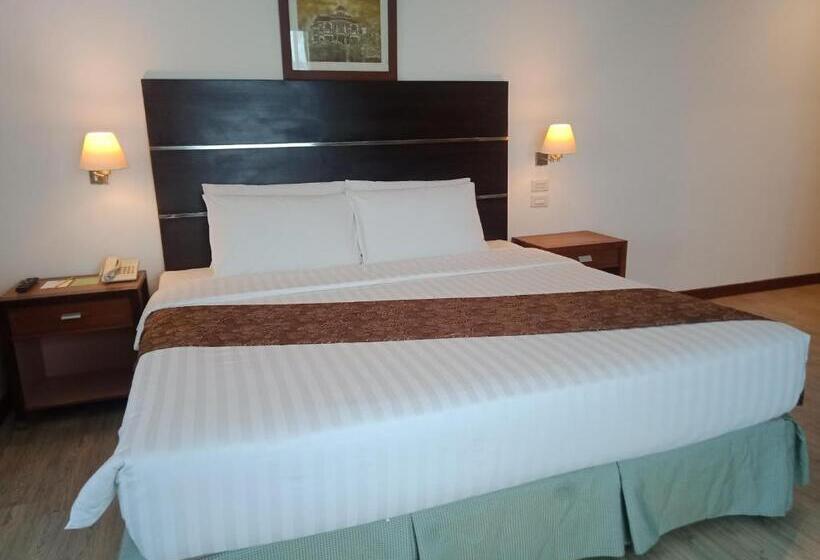 Days Hotel By Wyndham Iloilo