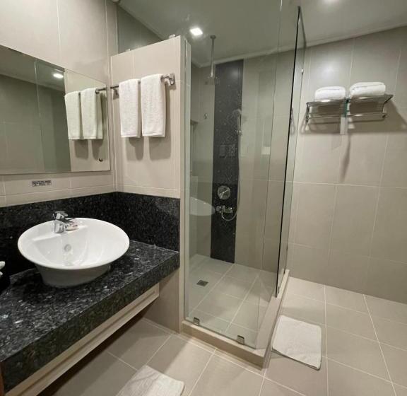 Days Hotel By Wyndham Iloilo