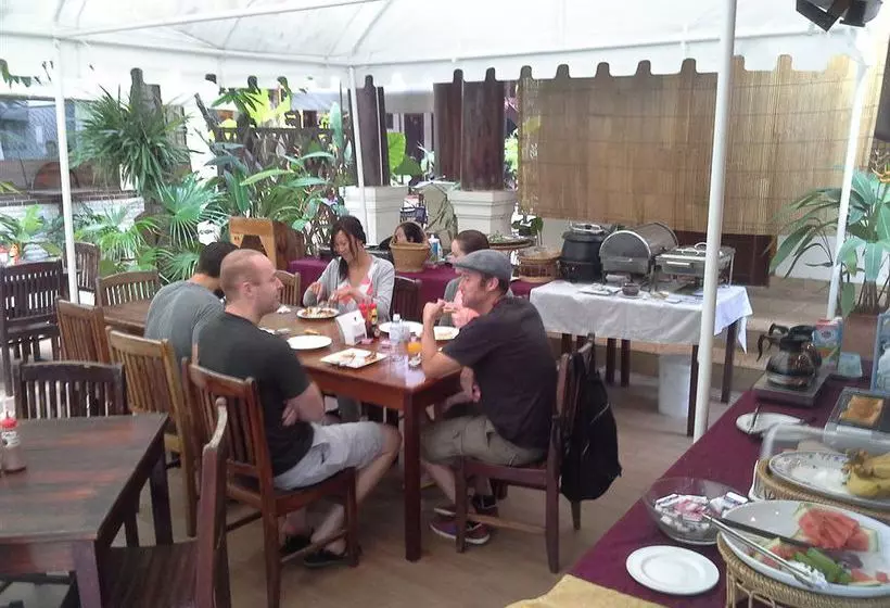 호텔 New Daraphet Villa