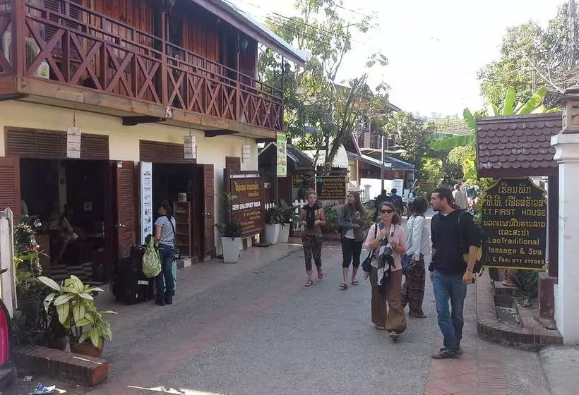 호텔 New Daraphet Villa