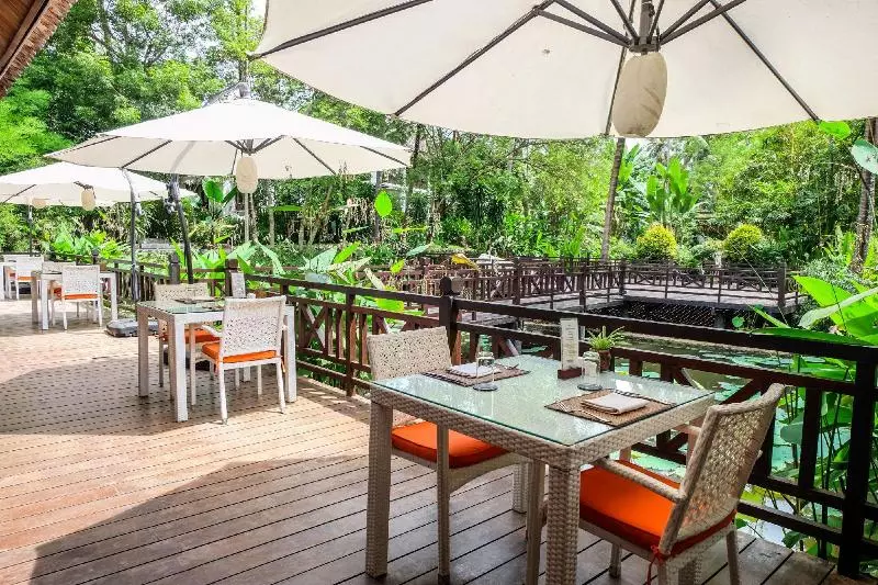 هتل Parasol Blanc