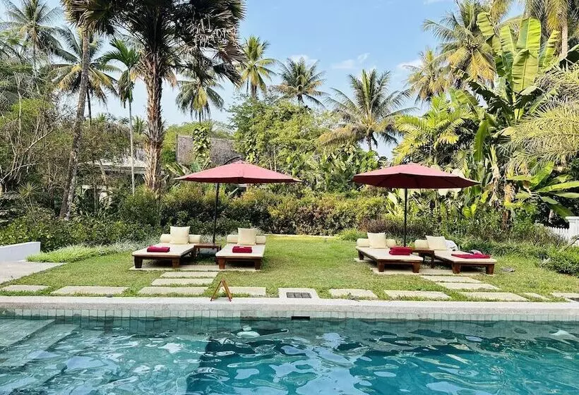 هتل Parasol Blanc