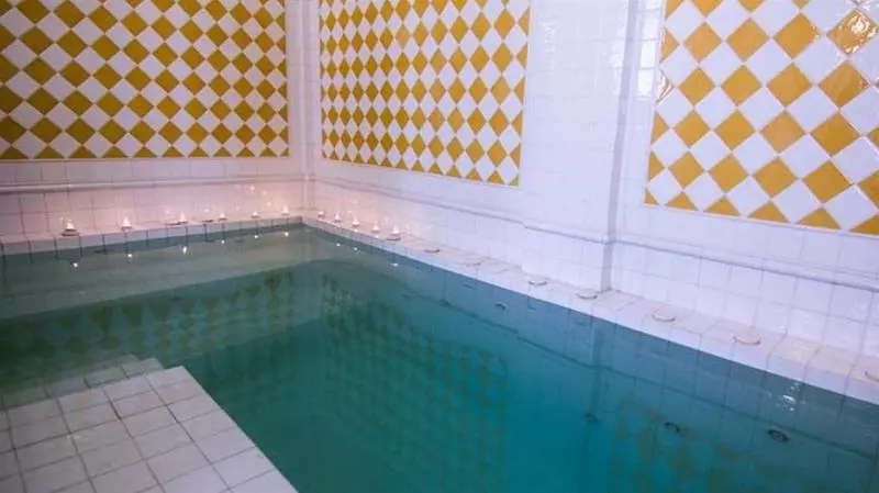 فندق Satri House