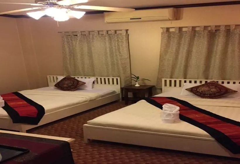 בית מלון כפרי Lao Home