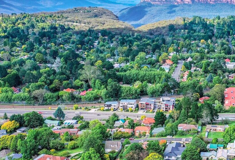 مبيت وإفطار Leura House