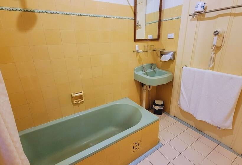 مبيت وإفطار Leura House