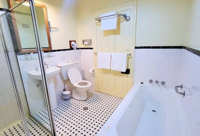 مبيت وإفطار Leura House