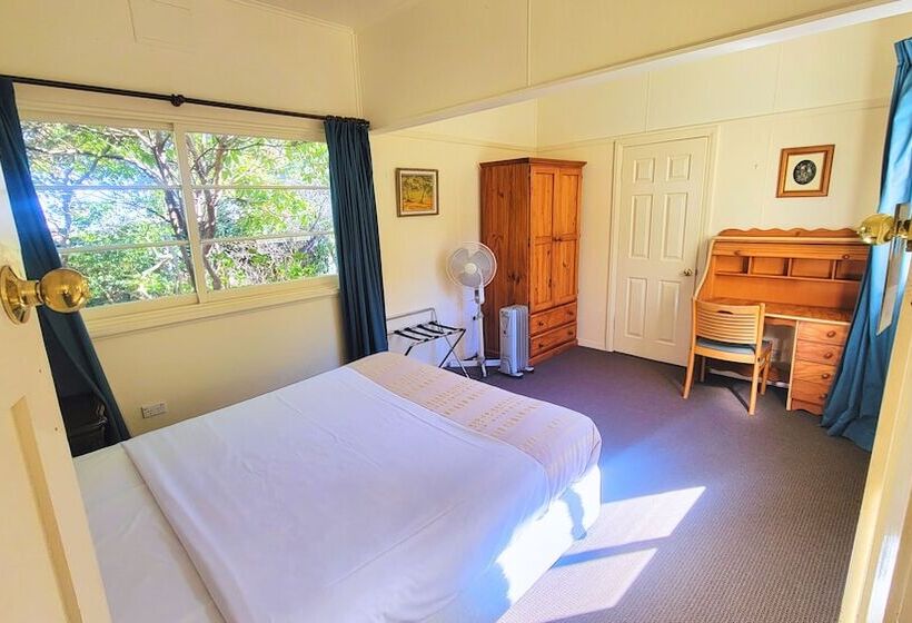 مبيت وإفطار Leura House