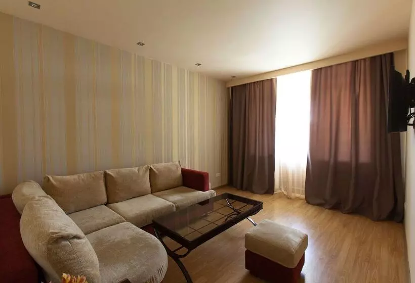 هتل Best Western Bohemian Resort