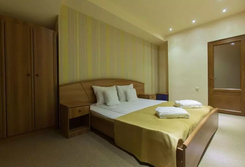 هتل Best Western Bohemian Resort