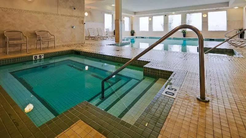 酒店 Best Western Plus Sherwood Park Inn & Suites