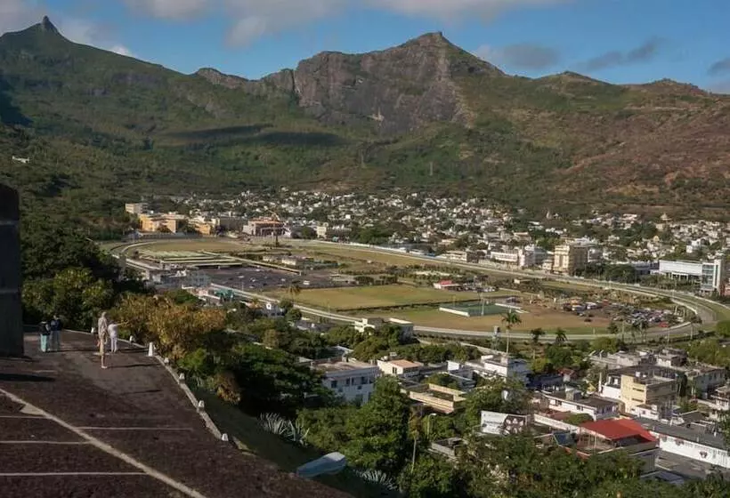 هتل Champ De Mars B&b