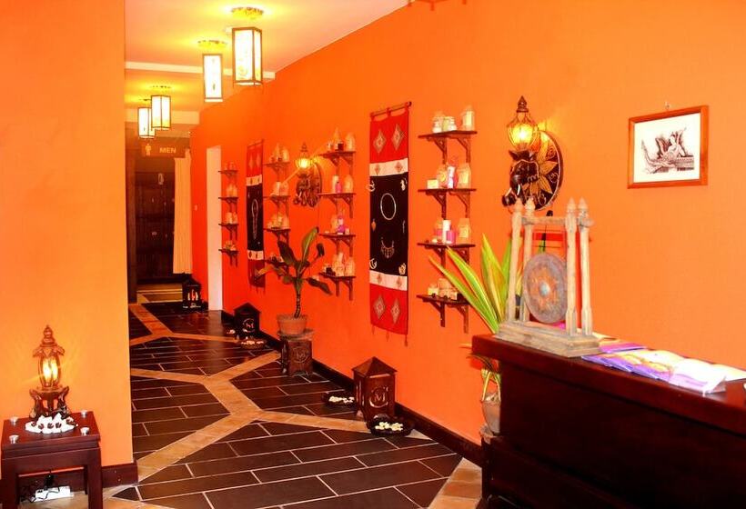 هتل Chitchareune Mouangluang