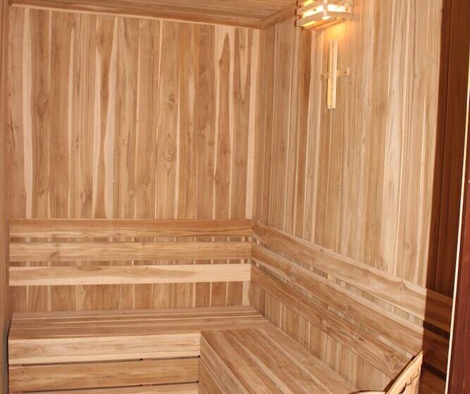 هتل Chitchareune Mouangluang