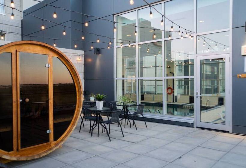 هتل Residence Inn By Marriott Calgary Airport