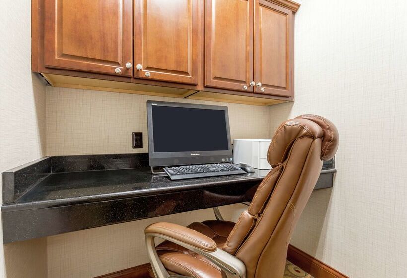 酒店 Hampton Inn Auburn