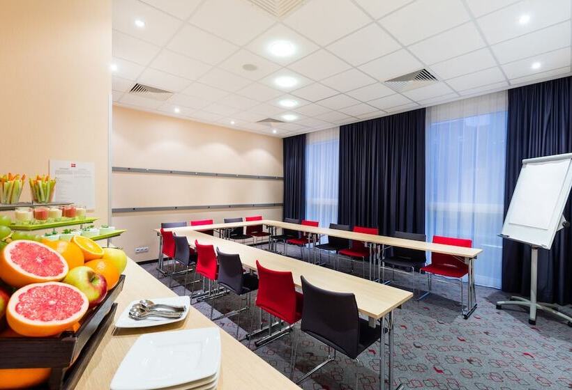 ホテル Ibis Warszawa Reduta