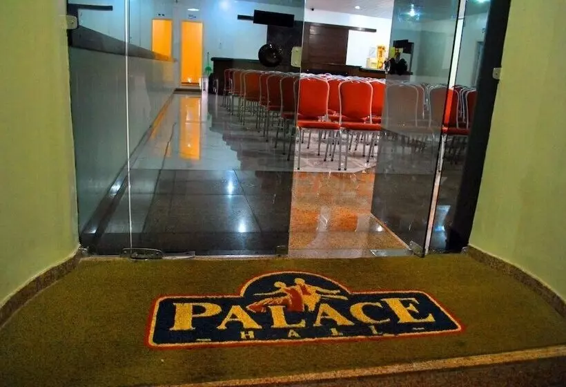 ホテル Itabuna Palace