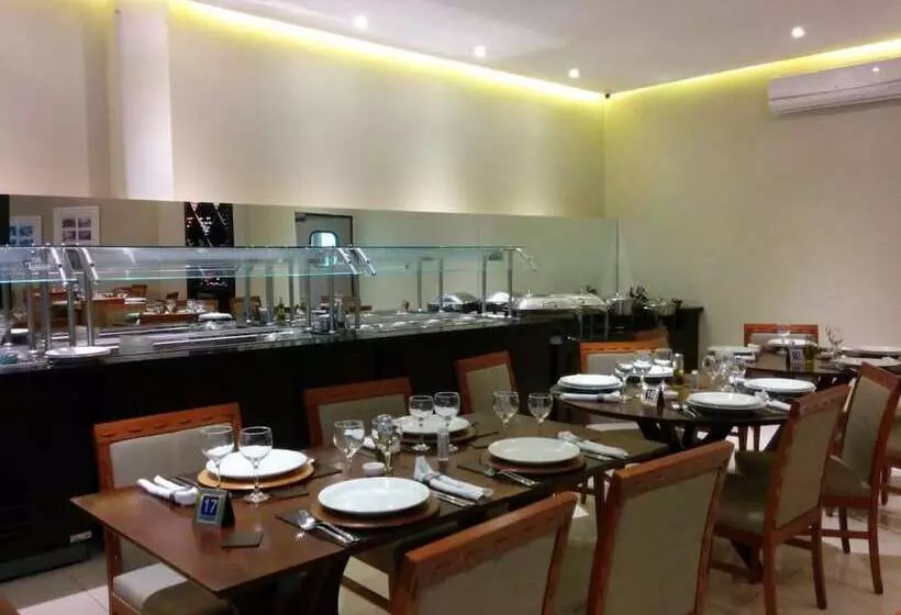 ホテル Itabuna Palace