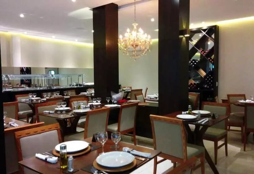 ホテル Itabuna Palace