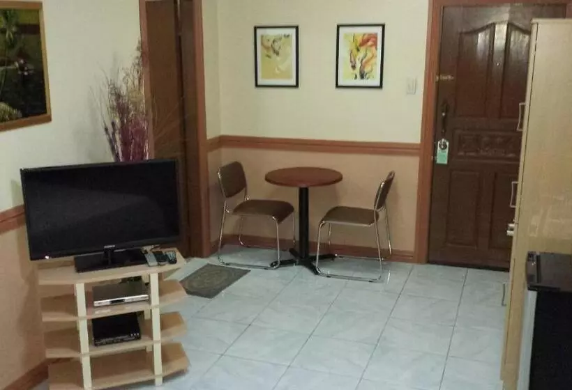 Kokomos Hotel And Restaurant