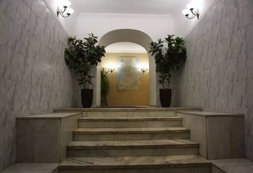 ホテル Na Sapernom