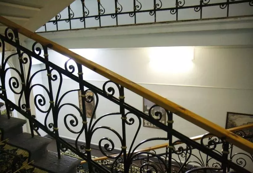 ホテル Na Sapernom