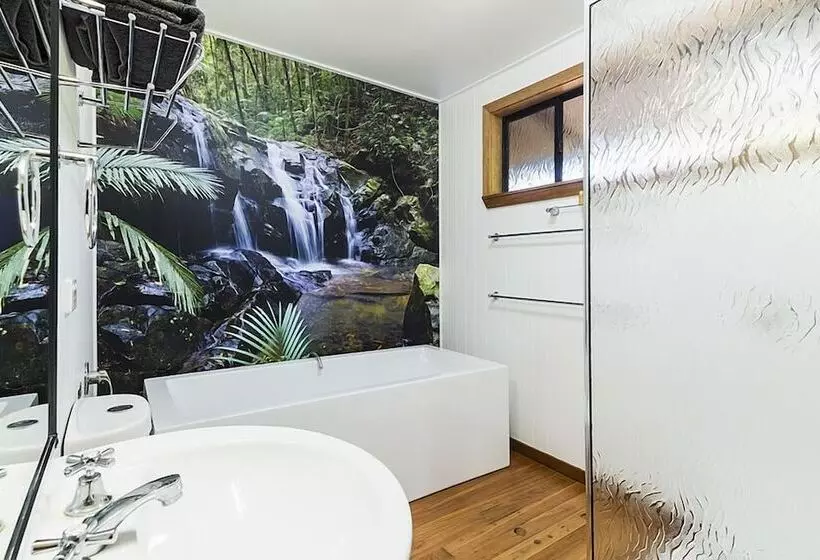 Отель Rose Gums Wilderness Retreat