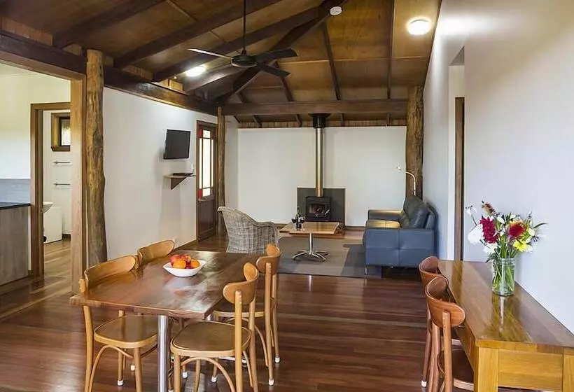 Отель Rose Gums Wilderness Retreat