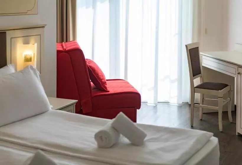 ホテル Sogno Del Benaco