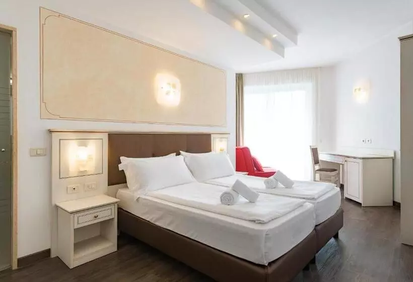 ホテル Sogno Del Benaco