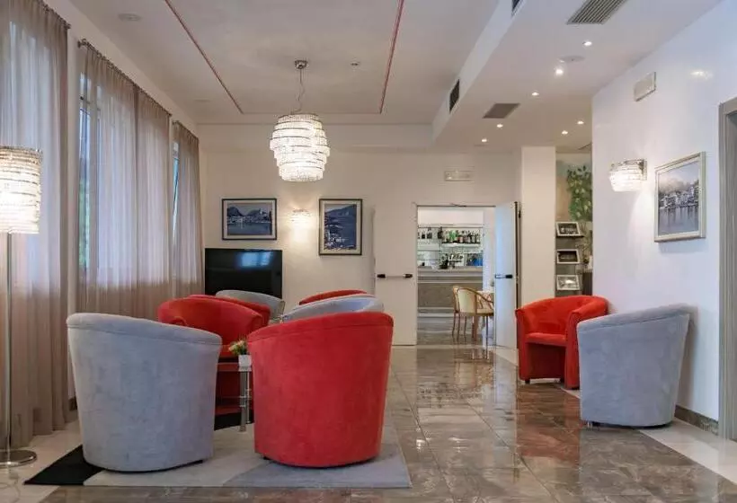 ホテル Sogno Del Benaco