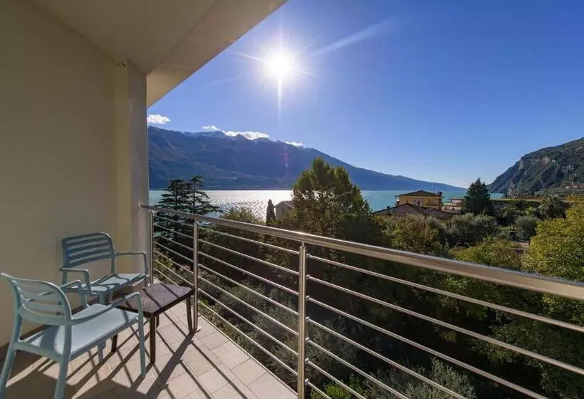 ホテル Sogno Del Benaco