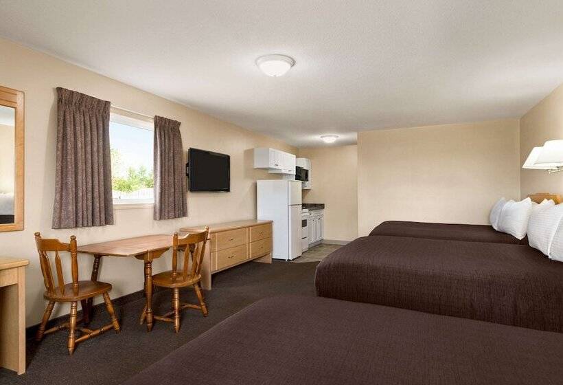 هتل Thriftlodge Moose Jaw